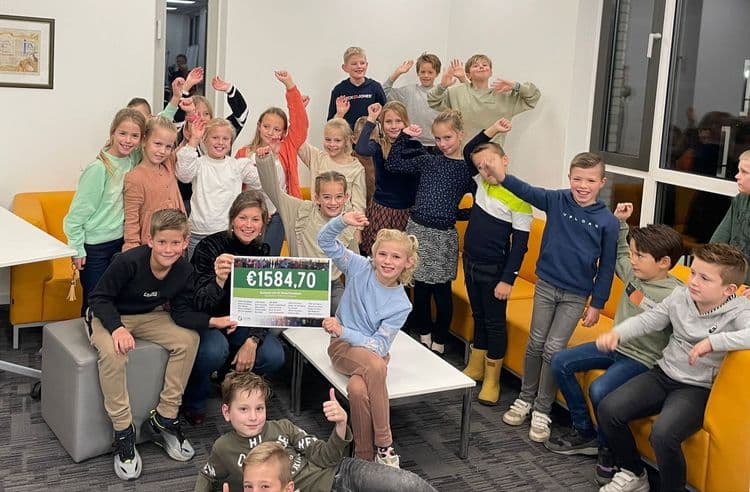 Cheque voor Club 5-6.jpg